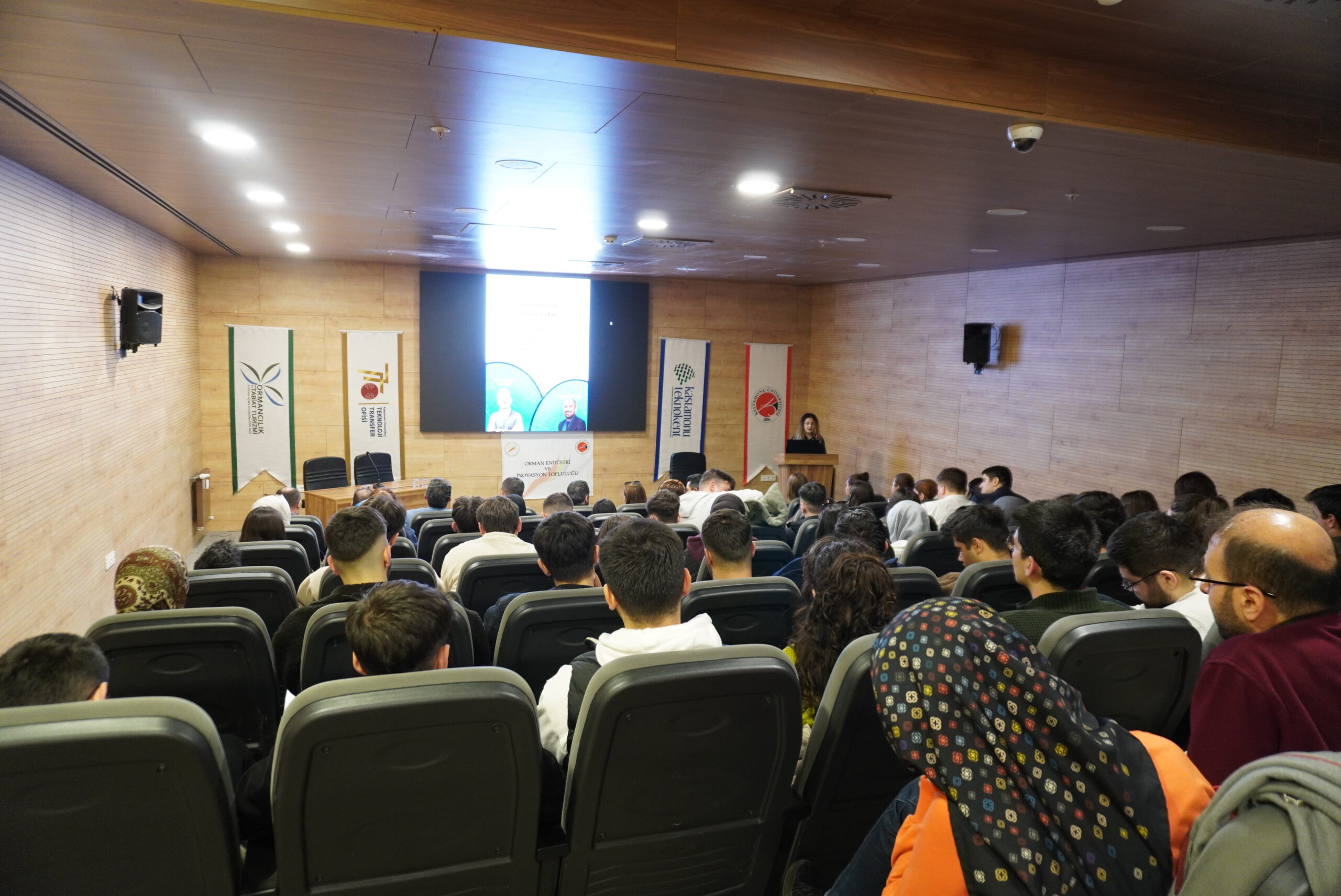 Orman Endüstrisi Alanında Girişimcilik ve İnovasyon Paneli Düzenlendi