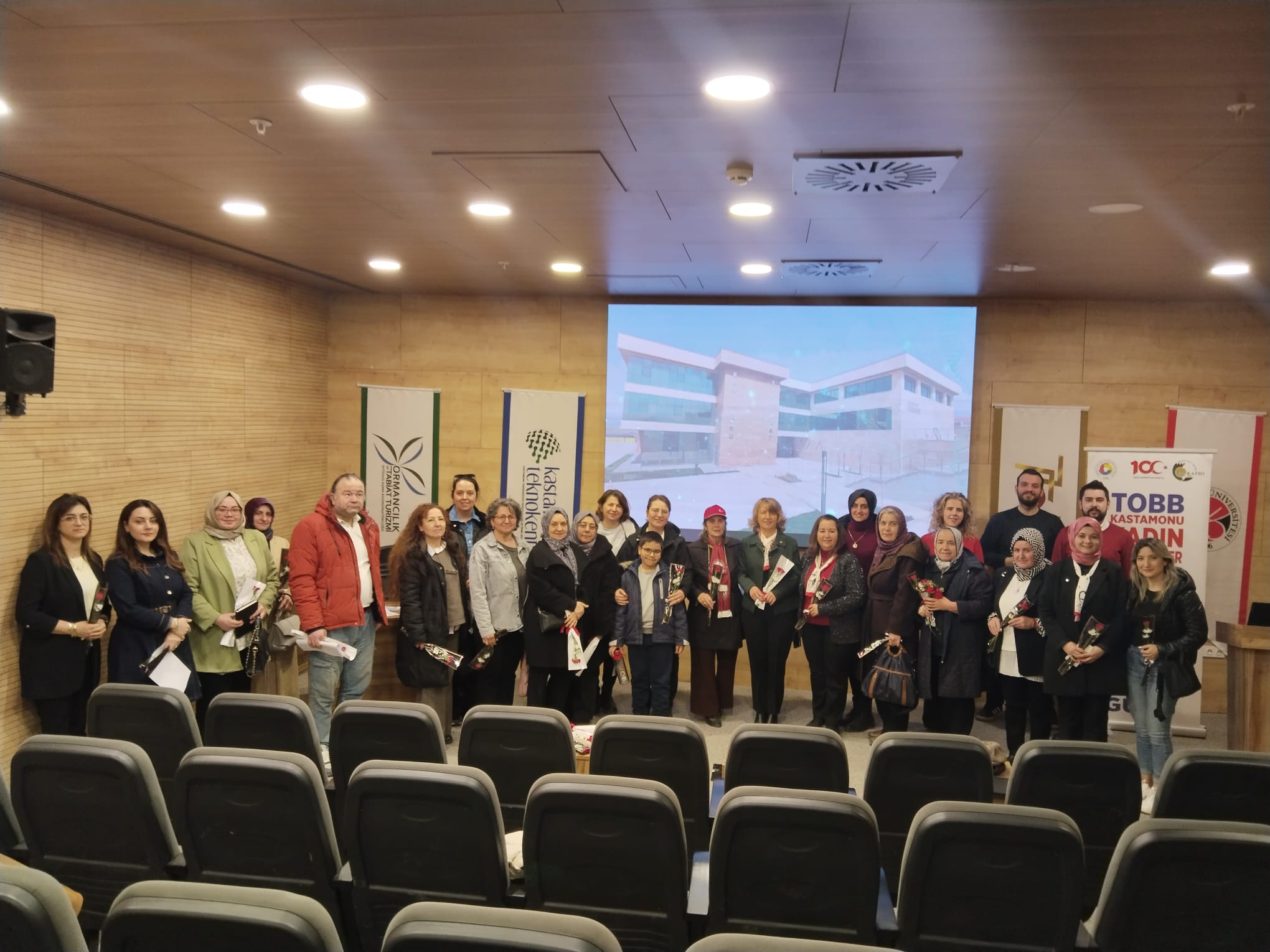 Kadın Girişimciliğini Destekleyen “Kadın İnovasyon Sahnesi” Eğitim Programı Gerçekleştirildi